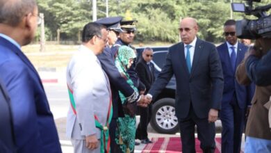 Photo de LE MAIRE DE TEVRAGH-ZEINA ÉTAIT À L’ACCUEIL DE SON EXCELLENCE, LE PRÉSIDENT DE LA RÉPUBLIQUE, LORS DE SA SUPERVISION DU LANCEMENT DE L’APPLICATION « HEWIYETI »