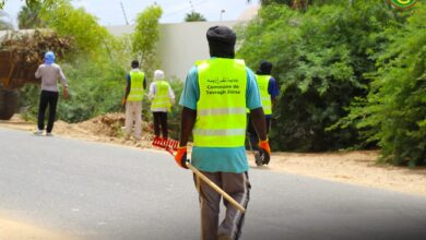 صورة بلدية تفرغ زينه تنظم حملة نظافة شاملة في محيط قصر المؤتمرات