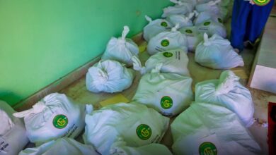 صورة بلدية تفرغ زينة تشرف على توزيع سلات غذائية على مساجد المقاطعة