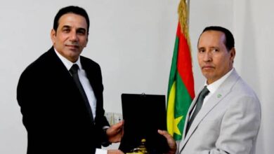 صورة عمدة بلدية تفرغ زينة يجري مباحثات مع القائم بالأعمال في السفارة العراقية