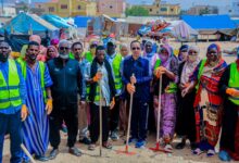 صورة بلدية تفرغ زينه تنظم حملة نظافة في حي موريسانتر بالتعاون مع السكان