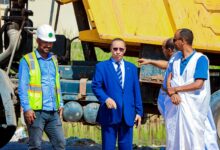 صورة بلدية تفرغ زينه تطلق حملة لردم البرك المائية في المقاطعة