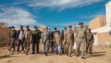 صورة والي ولاية نواكشوط الغربية يؤدي زيارة ميدانية لعمليات نظافة أحياء تفرغ زينة