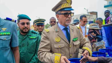 صورة والي نواكشوط الغربية يتفقد أسواق العاصمة