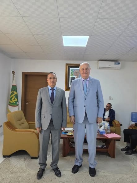 عمدة بلدية تفرغ زينة يستقبل القنصل اللبناني