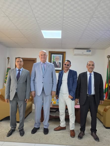 عمدة بلدية تفرغ زينة يستقبل القنصل اللبناني