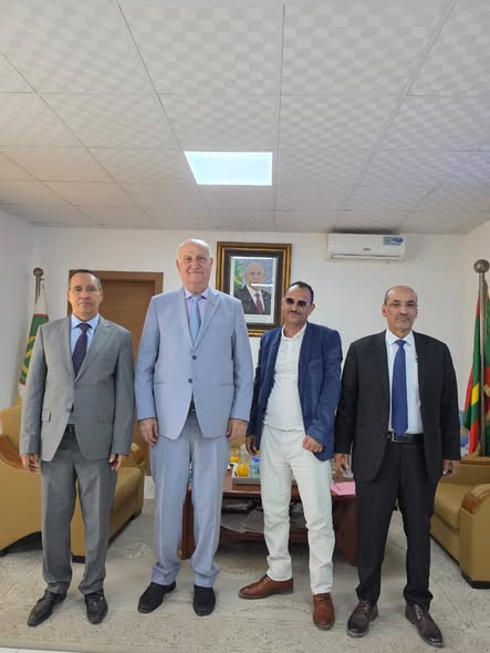 عمدة بلدية تفرغ زينة يستقبل القنصل اللبناني
