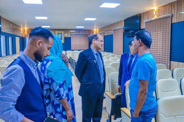 عمدة بلدية تفرغ زينه يستقبل سفير الهند المعتمد لدى بلادنا