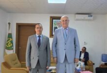 صورة عمدة بلدية تفرغ زينة يستقبل القنصل اللبناني