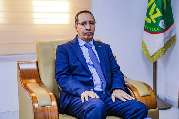 عمدة بلدية تفرغ زينة يستقبل السفير الجزائري